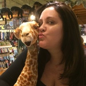 Meet your Posher, Angela